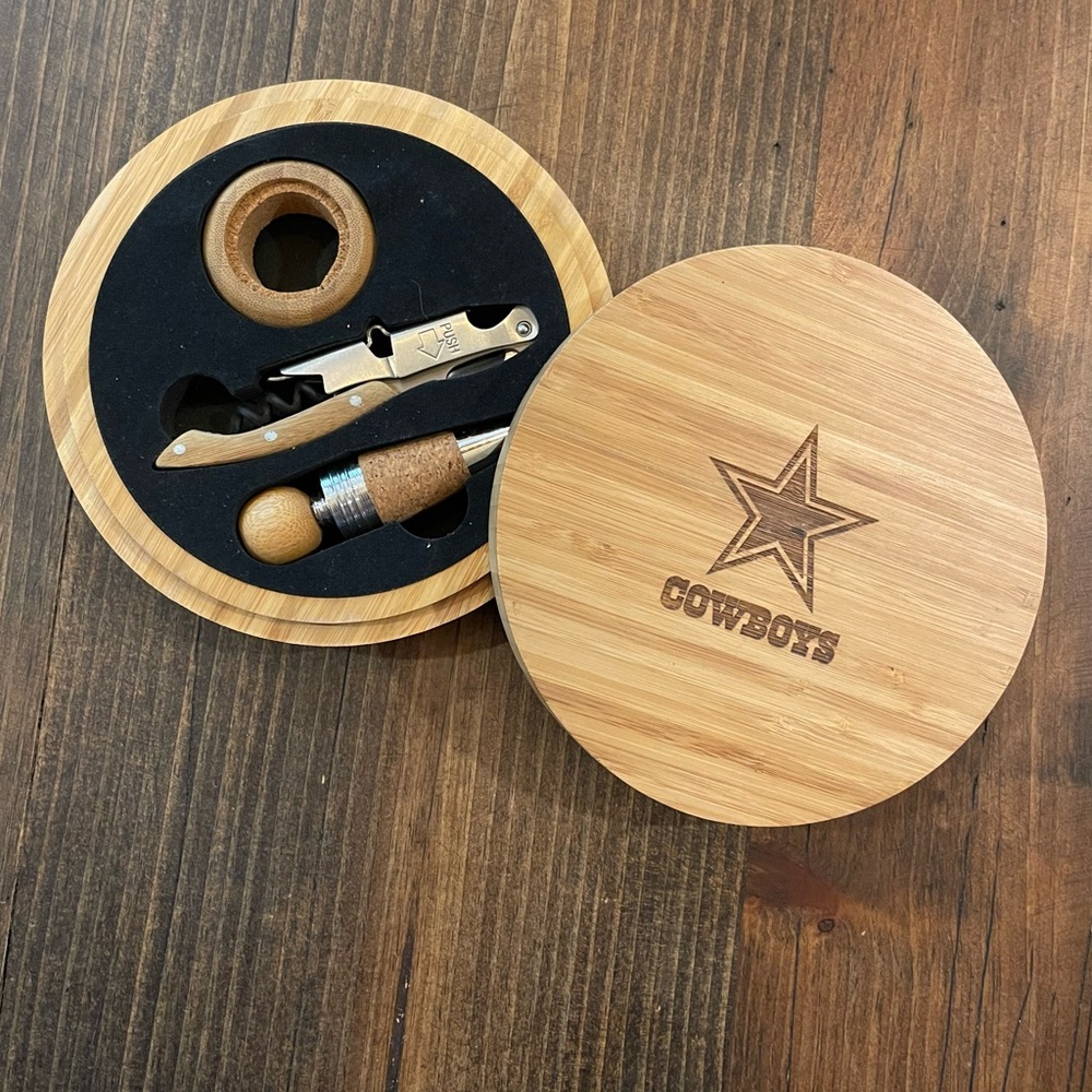 Dallas Cowboy Legacy Picnic Time Wine Set/Travel/Gift